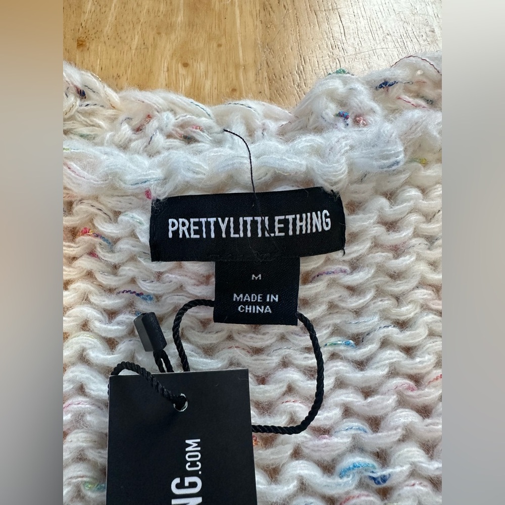 Pretty Little Thing Med - Picture 2 of 4